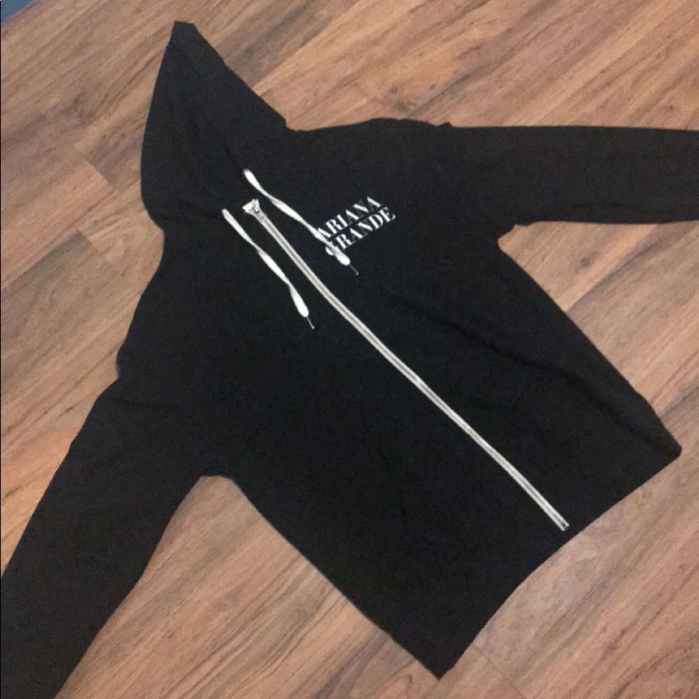 Ariana Grande My Everything tour zip up
